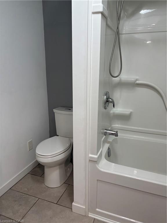 Lower Level-131 Kinzie Avenue, Kitchener, ON - Indoor Photo Showing Bathroom