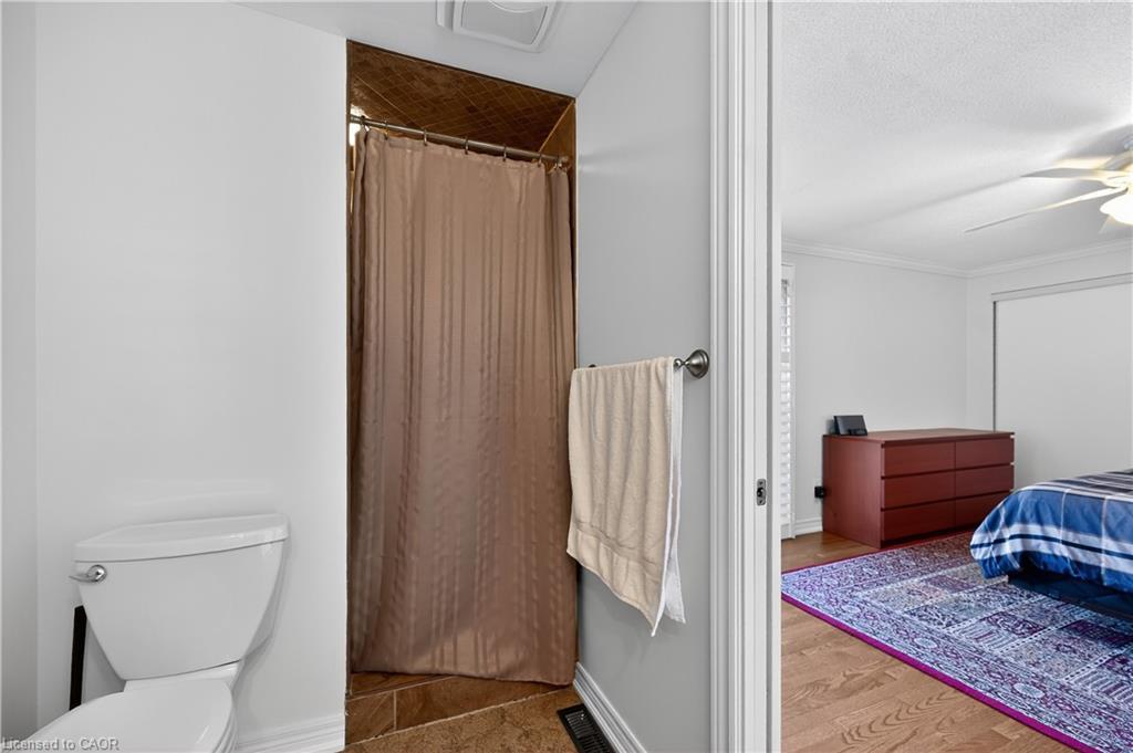 20-1011 White Oak Drive, Burlington, ON - Indoor Photo Showing Bathroom
