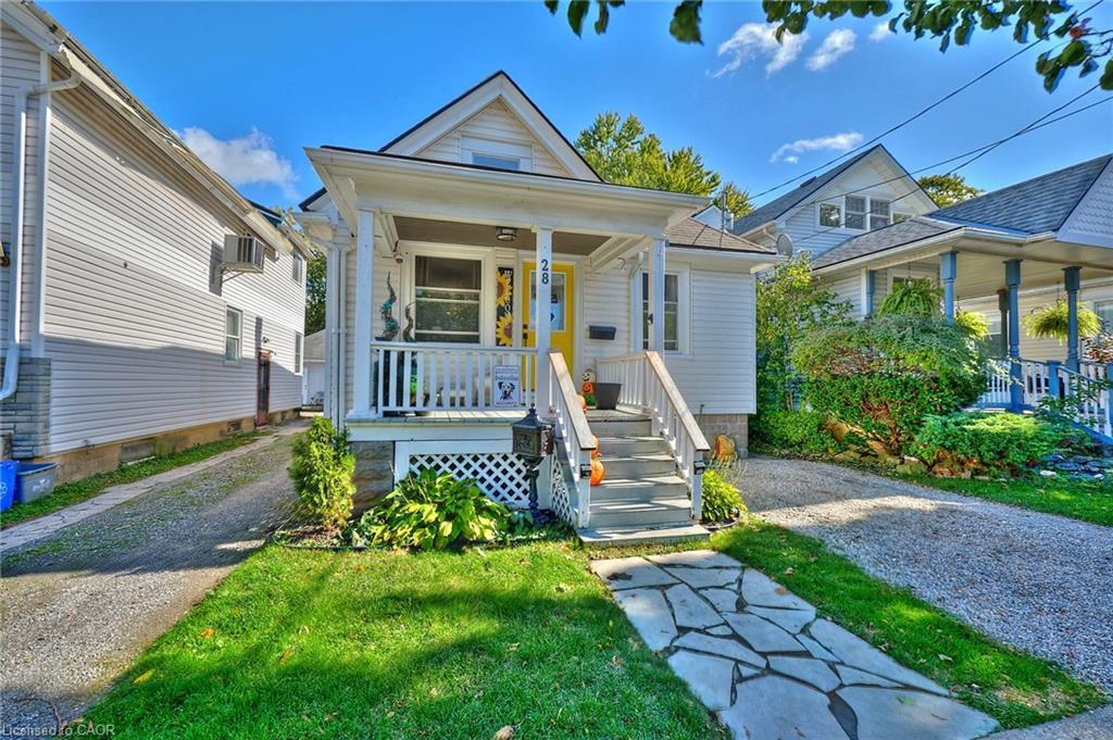 28 Haynes Avenue, St. Catharines, ON - Outdoor With Deck Patio Veranda With Facade