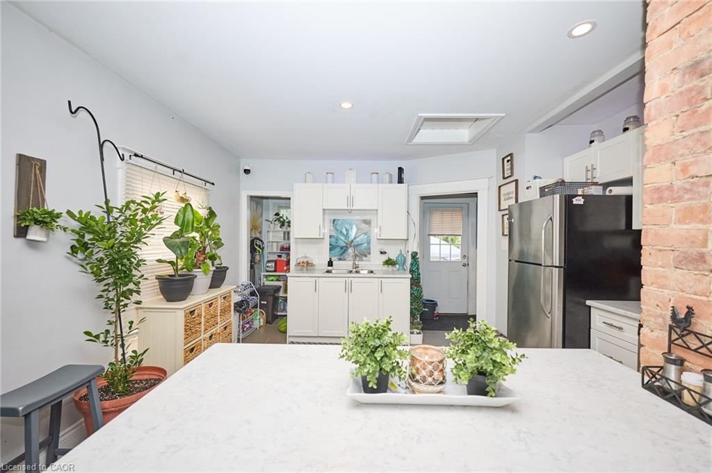 28 Haynes Avenue, St. Catharines, ON - Indoor