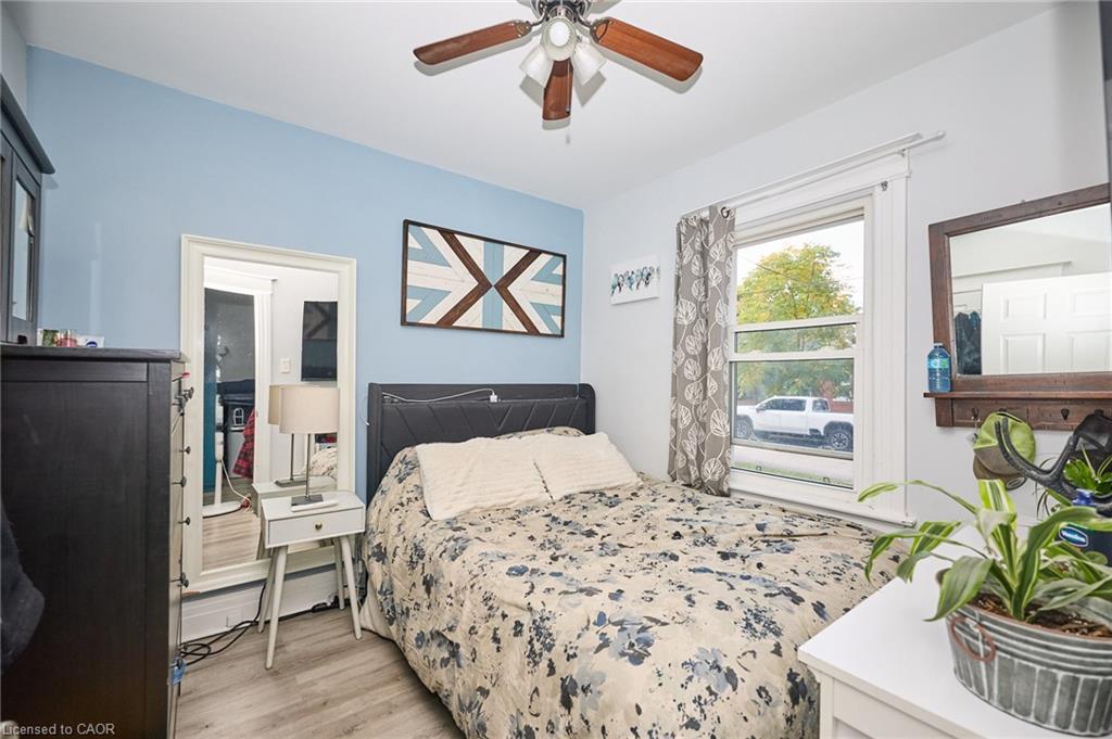 28 Haynes Avenue, St. Catharines, ON - Indoor Photo Showing Bedroom