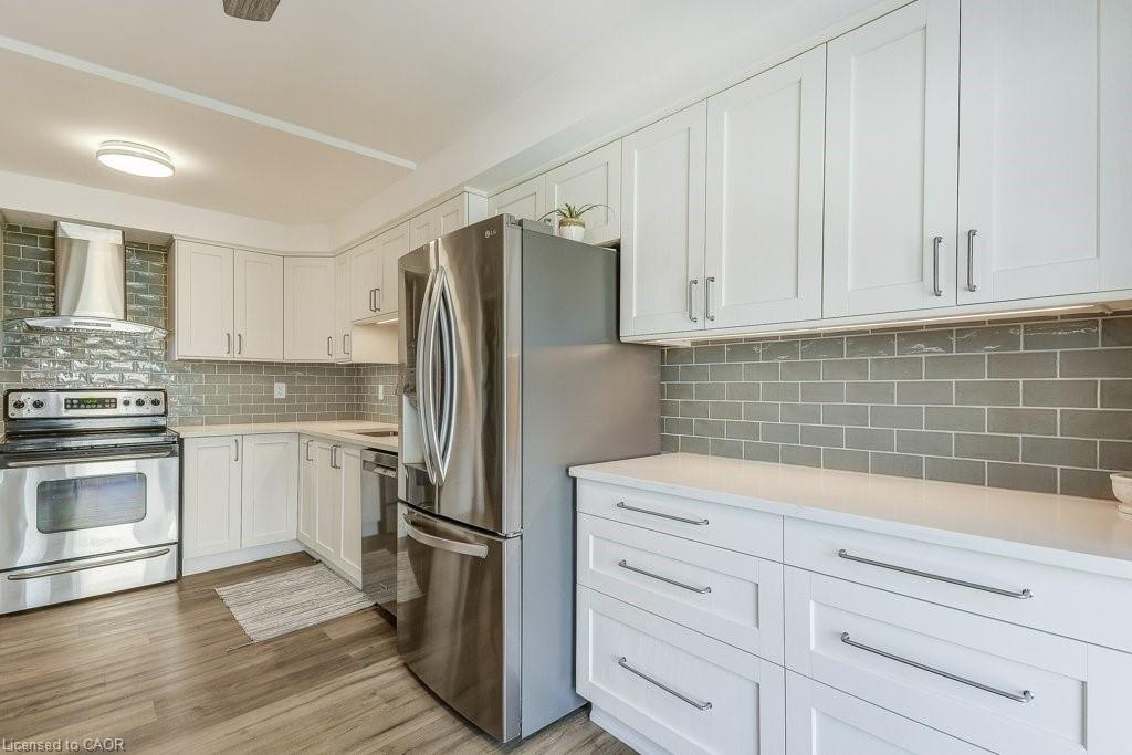 9D-67 Caroline Street S, Hamilton, ON - Indoor Photo Showing Kitchen With Stainless Steel Kitchen