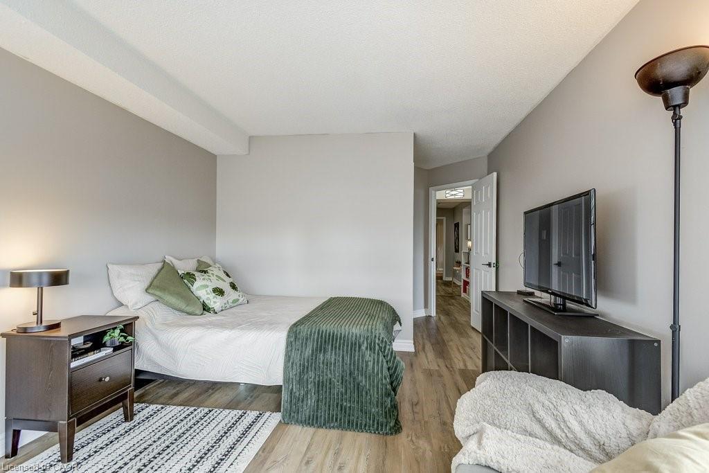 9D-67 Caroline Street S, Hamilton, ON - Indoor Photo Showing Bedroom
