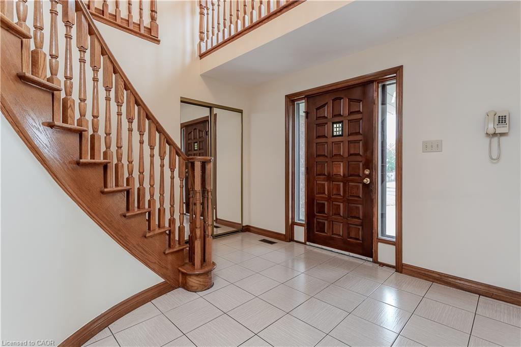 18 Marcel Place, Hamilton, ON - Indoor Photo Showing Other Room