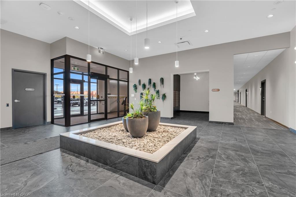 101-525 New Dundee Road, Kitchener, ON - Indoor Photo Showing Other Room