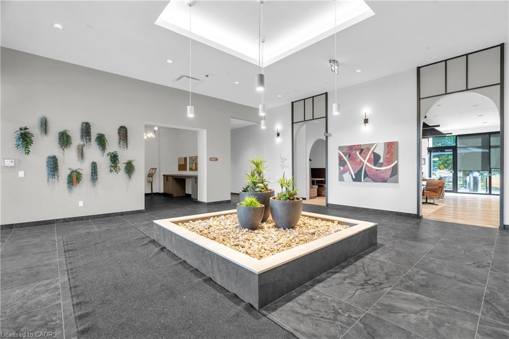 101-525 New Dundee Road, Kitchener, ON - Indoor Photo Showing Other Room