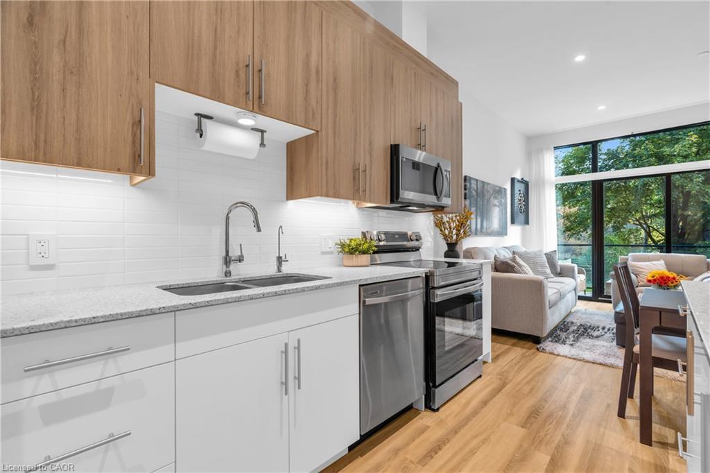 101-525 New Dundee Road, Kitchener, ON - Indoor Photo Showing Kitchen With Stainless Steel Kitchen With Double Sink