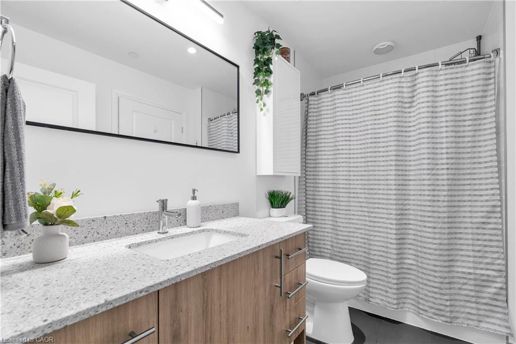 101-525 New Dundee Road, Kitchener, ON - Indoor Photo Showing Bathroom