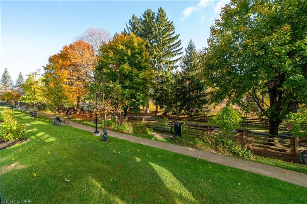 101-525 New Dundee Road, Kitchener, ON - Outdoor