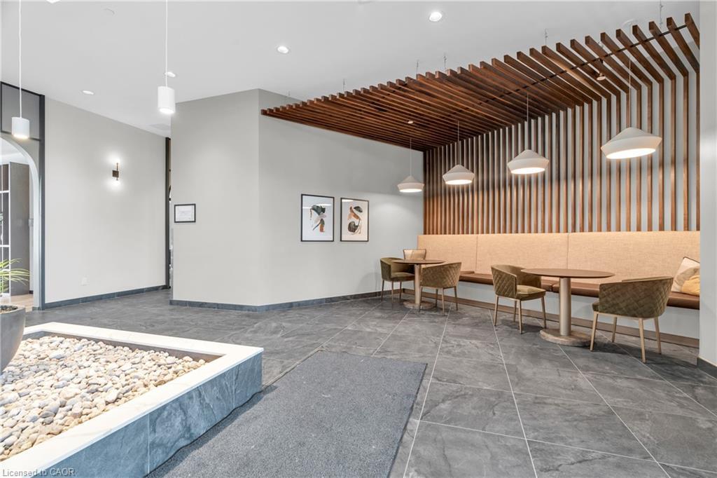 101-525 New Dundee Road, Kitchener, ON - Indoor Photo Showing Other Room