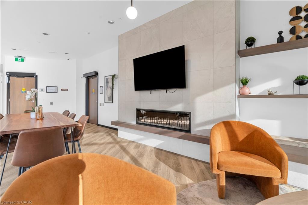 101-525 New Dundee Road, Kitchener, ON - Indoor Photo Showing Living Room With Fireplace