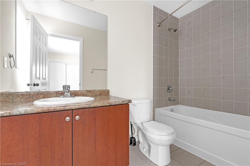 8561 Dogwood Crescent, Niagara Falls, ON - Indoor Photo Showing Bathroom