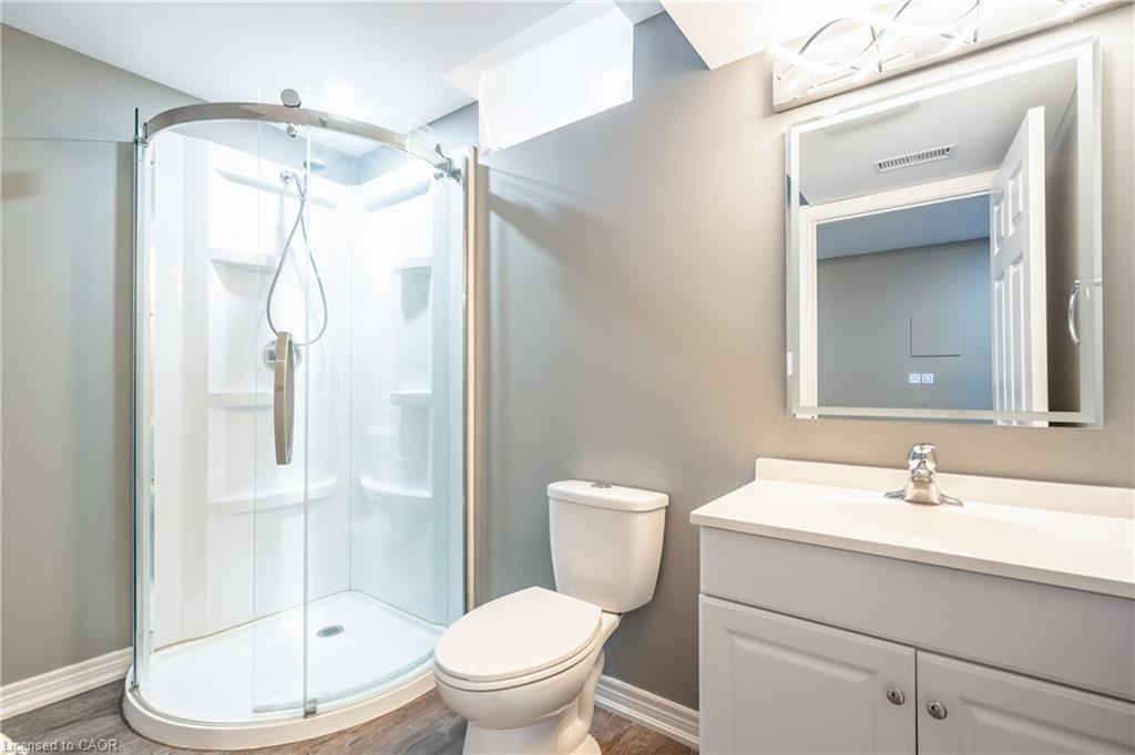 8561 Dogwood Crescent, Niagara Falls, ON - Indoor Photo Showing Bathroom