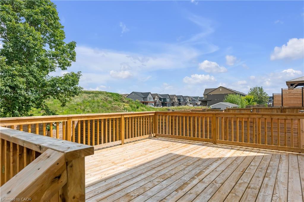 8561 Dogwood Crescent, Niagara Falls, ON - Outdoor With Deck Patio Veranda
