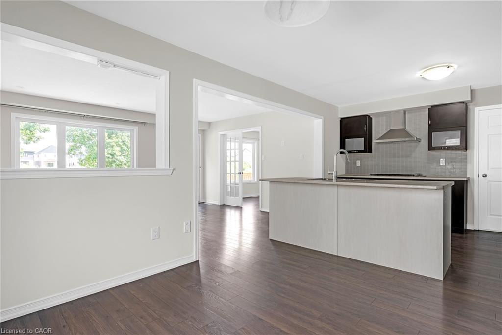 8561 Dogwood Crescent, Niagara Falls, ON - Indoor Photo Showing Kitchen