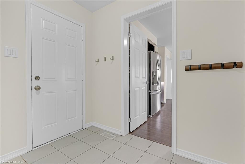 8561 Dogwood Crescent, Niagara Falls, ON - Indoor Photo Showing Other Room