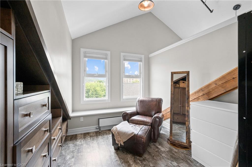 201-25 Concession Street, Cambridge, ON - Indoor