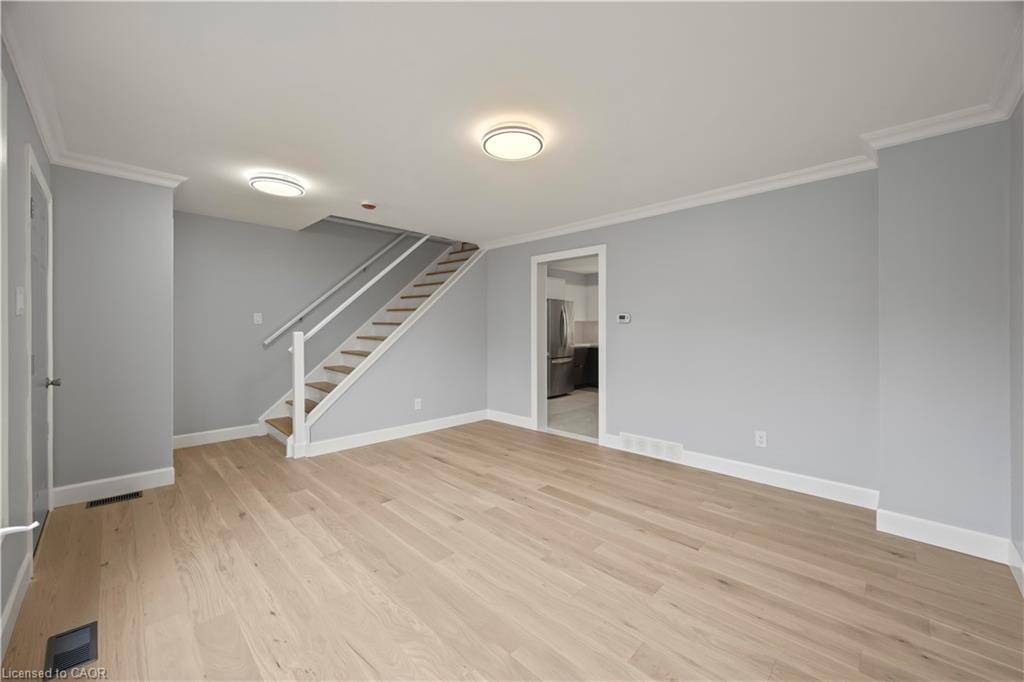 24 Culver Court, London, ON - Indoor Photo Showing Other Room