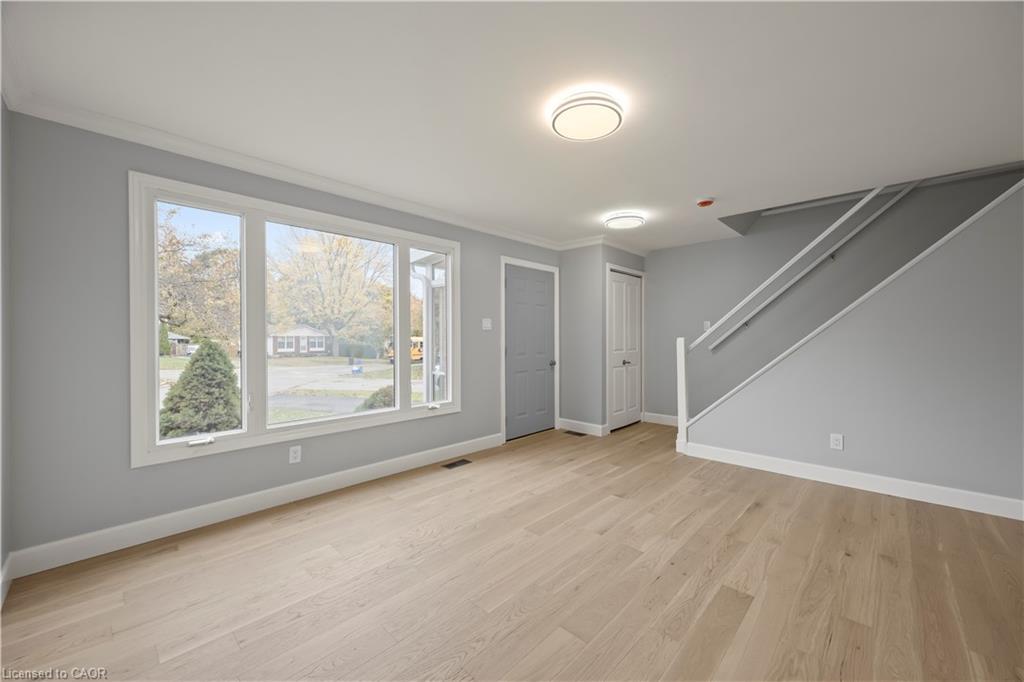 24 Culver Court, London, ON - Indoor Photo Showing Other Room