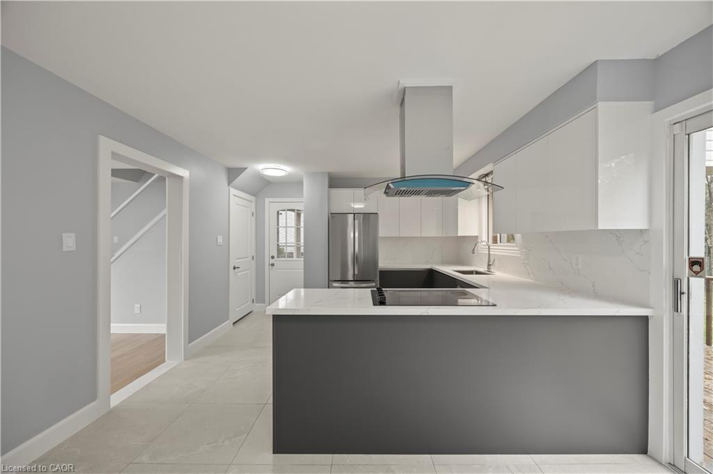 24 Culver Court, London, ON - Indoor Photo Showing Kitchen