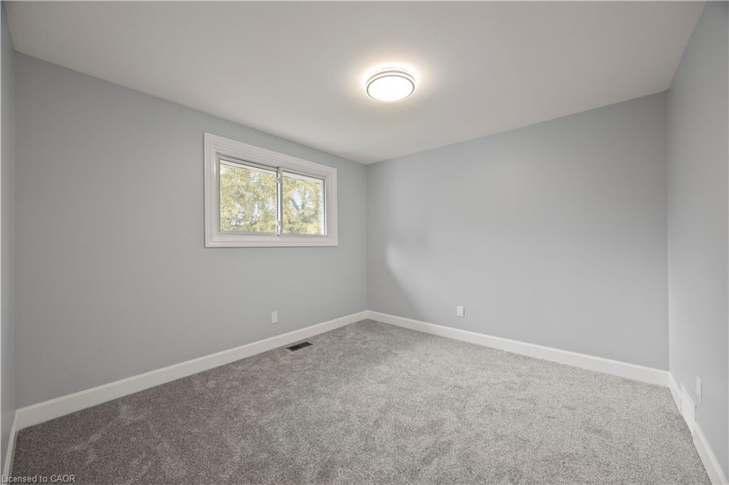 24 Culver Court, London, ON - Indoor Photo Showing Other Room