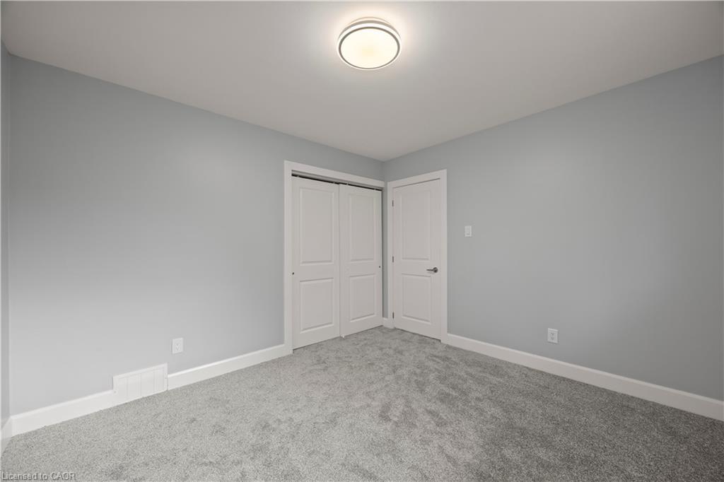 24 Culver Court, London, ON - Indoor Photo Showing Other Room