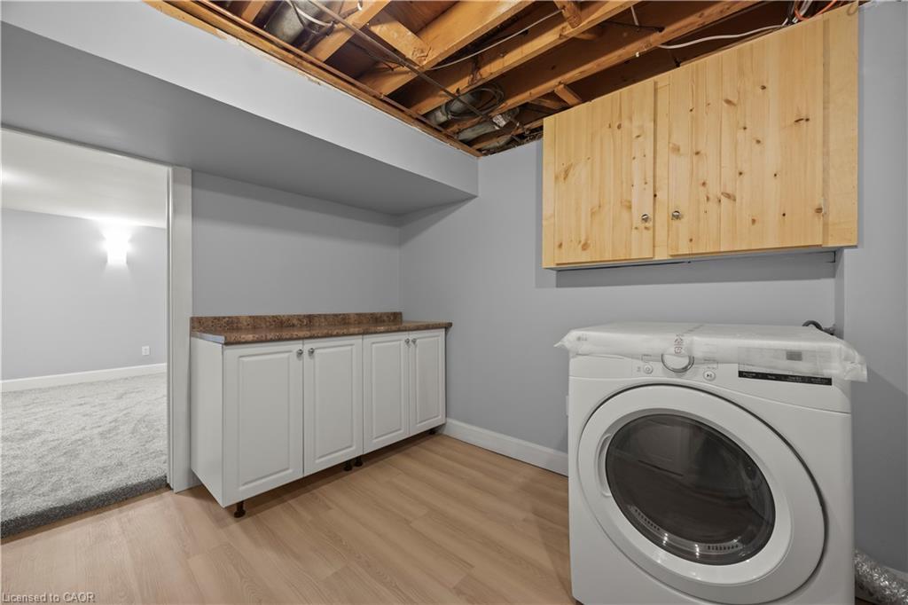 24 Culver Court, London, ON - Indoor Photo Showing Laundry Room