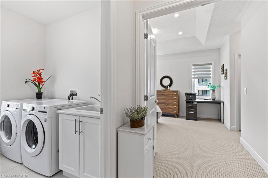 3470 Clayton Trail, Oakville, ON - Indoor Photo Showing Laundry Room