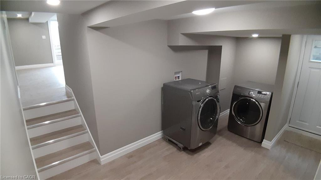 2-232 Eaglewood Drive, Hamilton, ON - Indoor Photo Showing Laundry Room