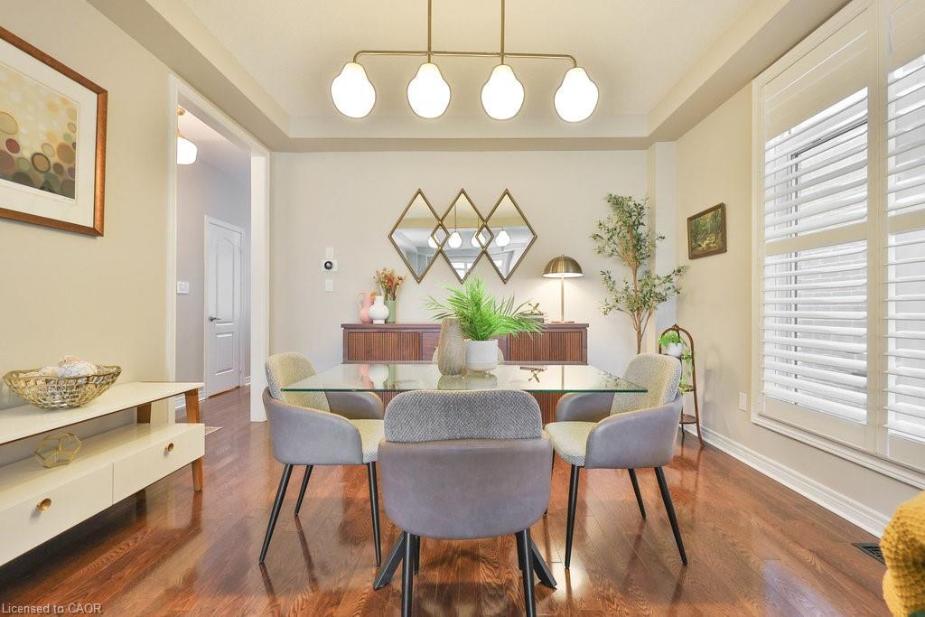 1025 Shaw Drive, Mississauga, ON - Indoor Photo Showing Dining Room