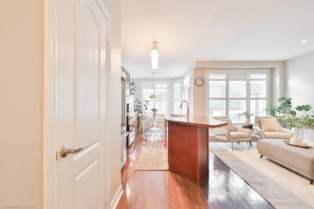 1025 Shaw Drive, Mississauga, ON - Indoor