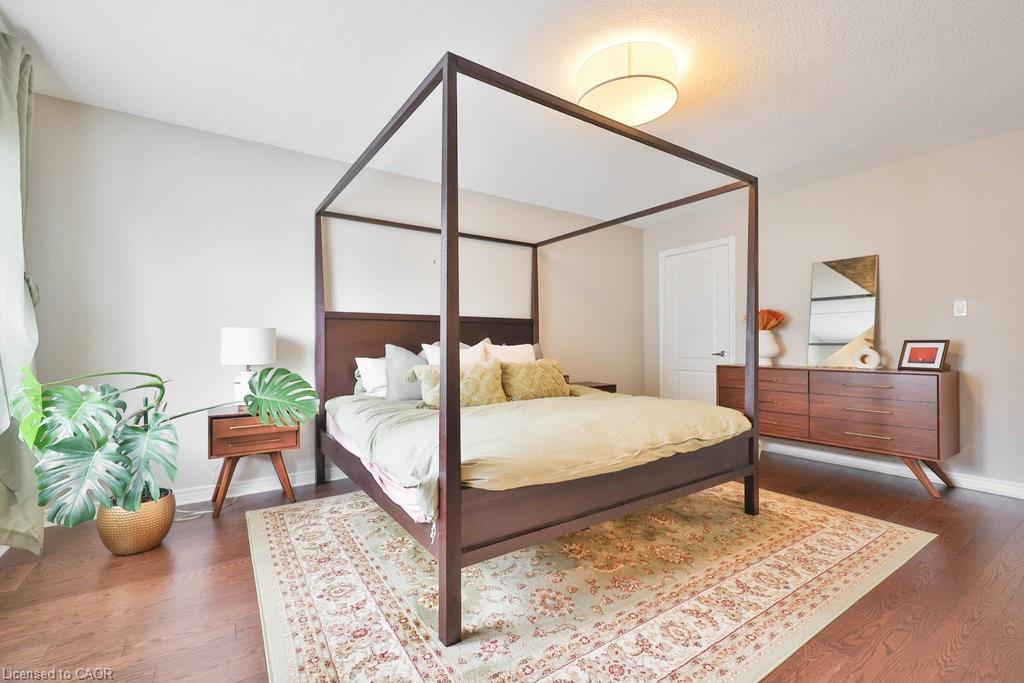 1025 Shaw Drive, Mississauga, ON - Indoor Photo Showing Bedroom
