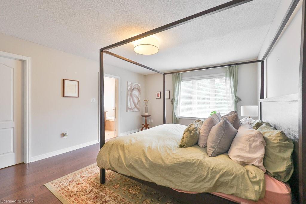 1025 Shaw Drive, Mississauga, ON - Indoor Photo Showing Bedroom