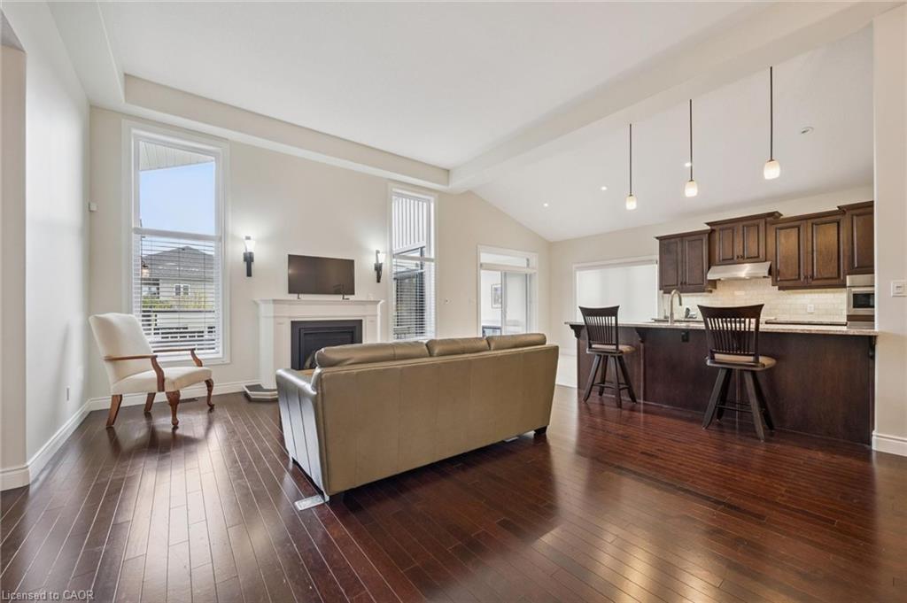 198 Piccadilly Square, New Hamburg, ON - Indoor With Fireplace