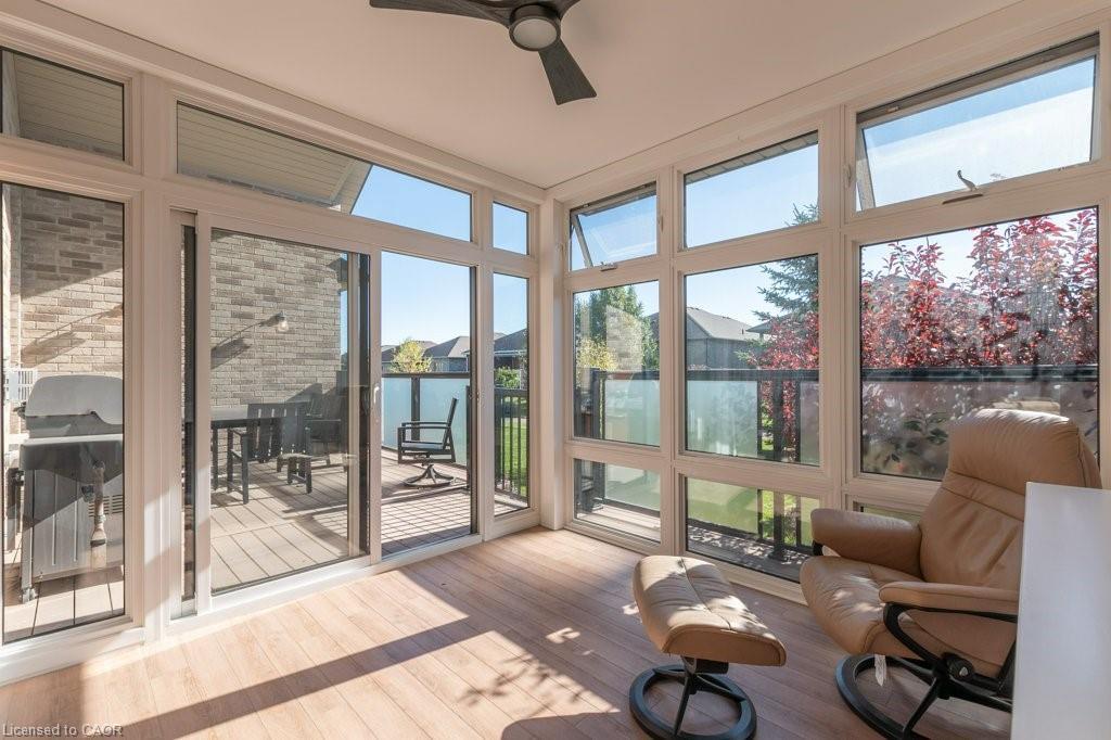 198 Piccadilly Square, New Hamburg, ON - Indoor