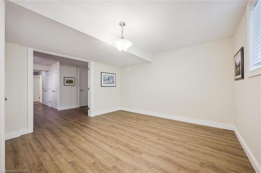 198 Piccadilly Square, New Hamburg, ON - Indoor Photo Showing Other Room