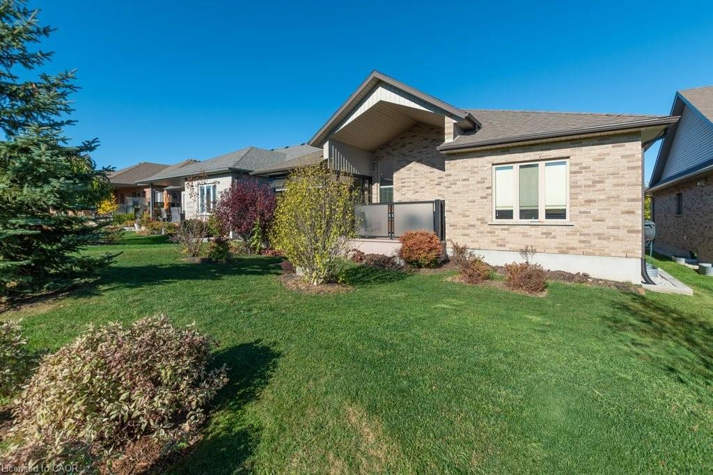 198 Piccadilly Square, New Hamburg, ON - Outdoor