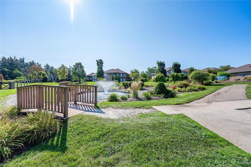 198 Piccadilly Square, New Hamburg, ON - Outdoor