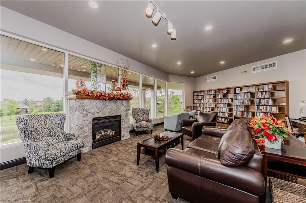 198 Piccadilly Square, New Hamburg, ON - Indoor Photo Showing Living Room With Fireplace
