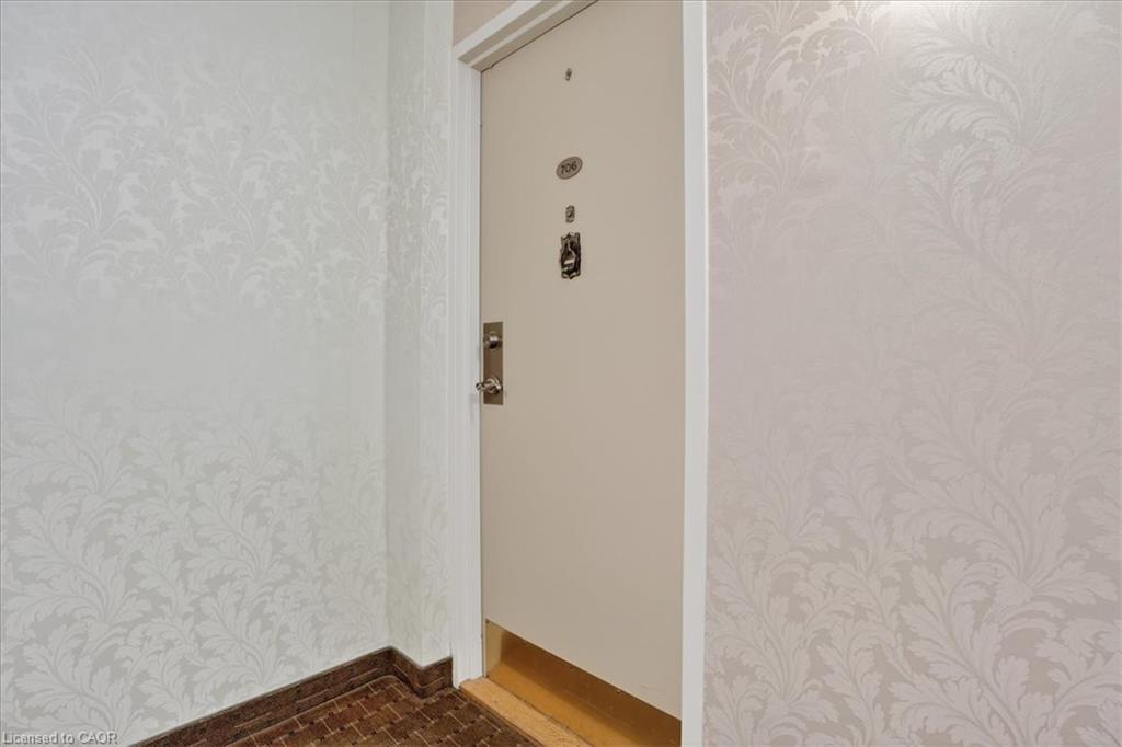 706-19 Woodlawn Road E, Guelph, ON - Photo Showing Other Room