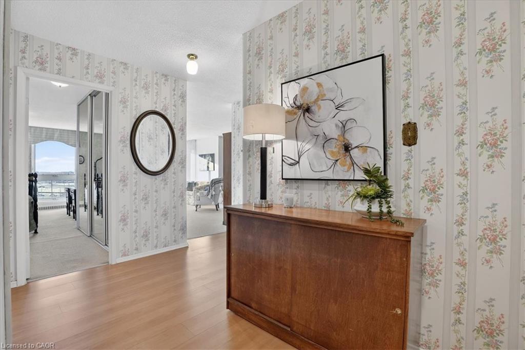 706-19 Woodlawn Road E, Guelph, ON - Indoor Photo Showing Other Room