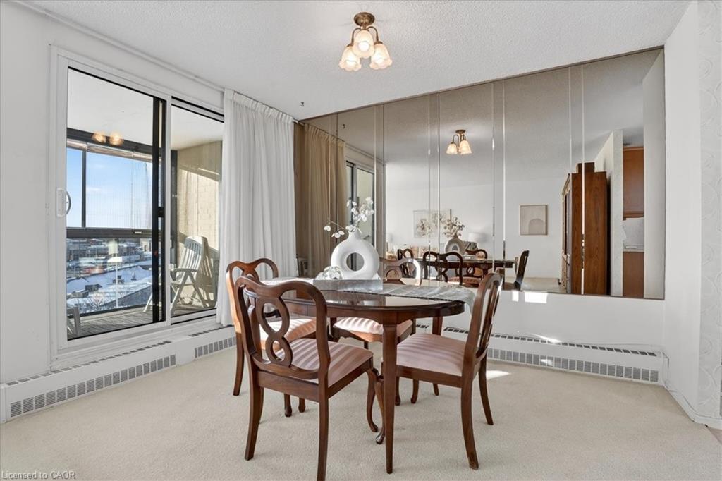 706-19 Woodlawn Road E, Guelph, ON - Indoor Photo Showing Dining Room