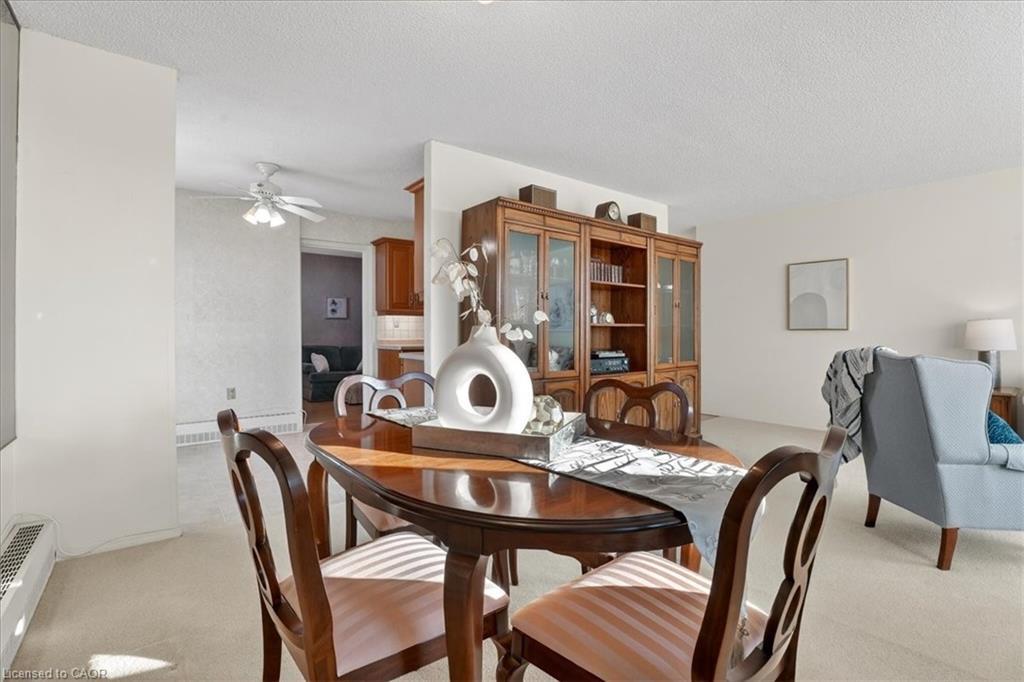 706-19 Woodlawn Road E, Guelph, ON - Indoor Photo Showing Dining Room