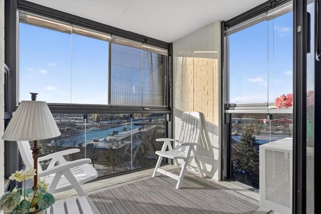 706-19 Woodlawn Road E, Guelph, ON - Indoor