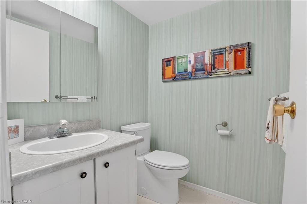 706-19 Woodlawn Road E, Guelph, ON - Indoor Photo Showing Bathroom