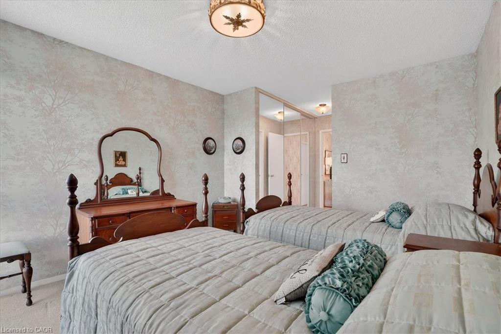 706-19 Woodlawn Road E, Guelph, ON - Indoor Photo Showing Bedroom