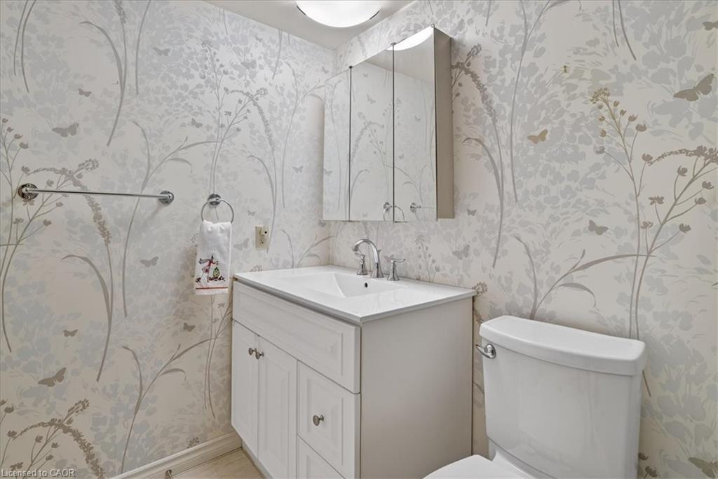 706-19 Woodlawn Road E, Guelph, ON - Indoor Photo Showing Bathroom