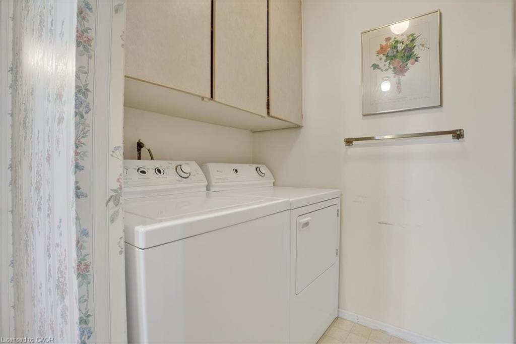 706-19 Woodlawn Road E, Guelph, ON - Indoor Photo Showing Laundry Room