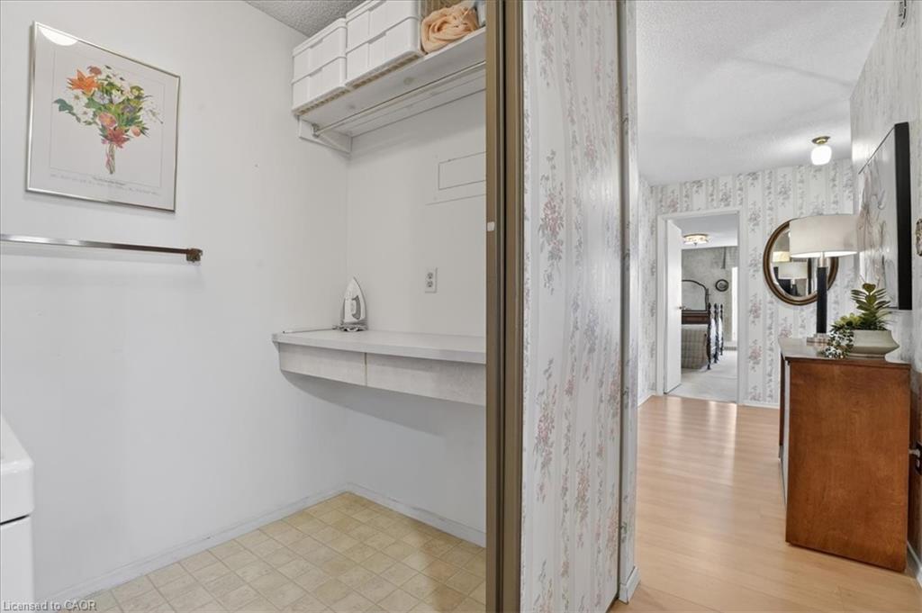 706-19 Woodlawn Road E, Guelph, ON - Indoor Photo Showing Other Room