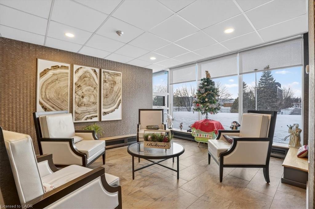 706-19 Woodlawn Road E, Guelph, ON - Indoor